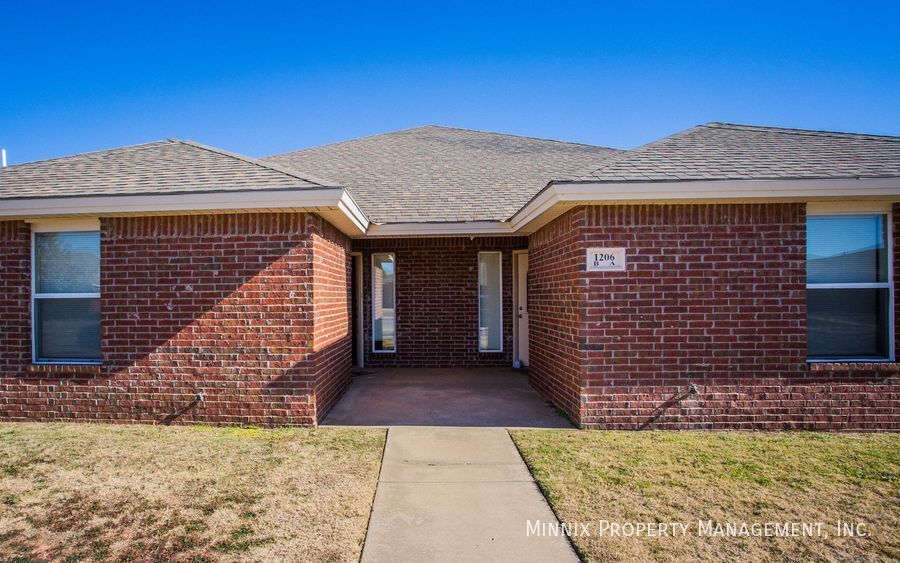 1206 N Bangor Ave in Lubbock, TX - Building Photo