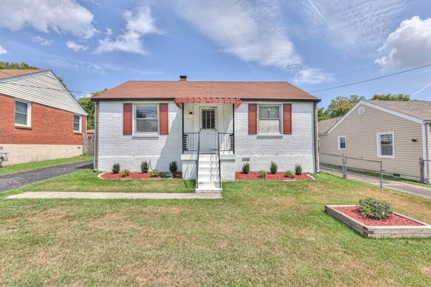 629 Neelys Bend Rd in Nashville, TN - Building Photo