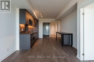 39 Mary St in Barrie, ON - Building Photo - Building Photo