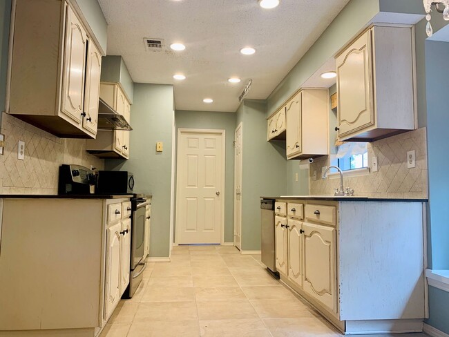 6908 Wesson Dr in Plano, TX - Building Photo - Building Photo
