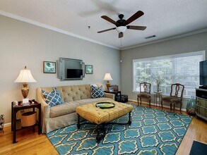 708 Spring Heights Ln in Smyrna, GA - Building Photo - Building Photo