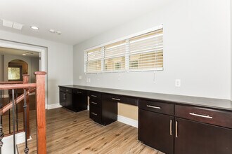 1063 S Agnes Ln in Gilbert, AZ - Building Photo - Building Photo