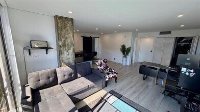 16919 N Bay Rd in Sunny Isles Beach, FL - Building Photo - Building Photo