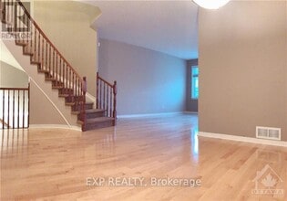 735 Nakina Way in Ottawa, ON - Building Photo - Building Photo