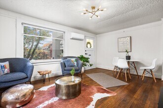 7515 N Albina Ave, Unit 7517 in Portland, OR - Building Photo - Building Photo