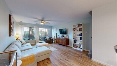 4345 Carter Creek Pkwy in Bryan, TX - Building Photo - Building Photo