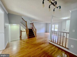 11570 Hill Meade Ln in Woodbridge, VA - Building Photo - Building Photo