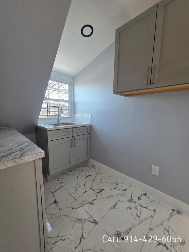 16 Sherwood Ave in Yonkers, NY - Building Photo - Building Photo