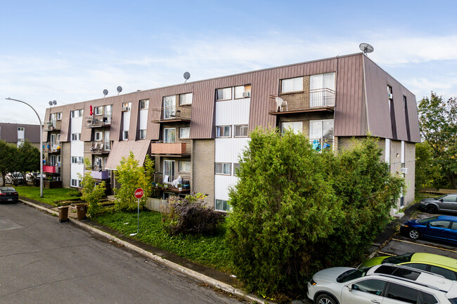 138 Paul-Comtois in Laval, QC - Building Photo - Building Photo