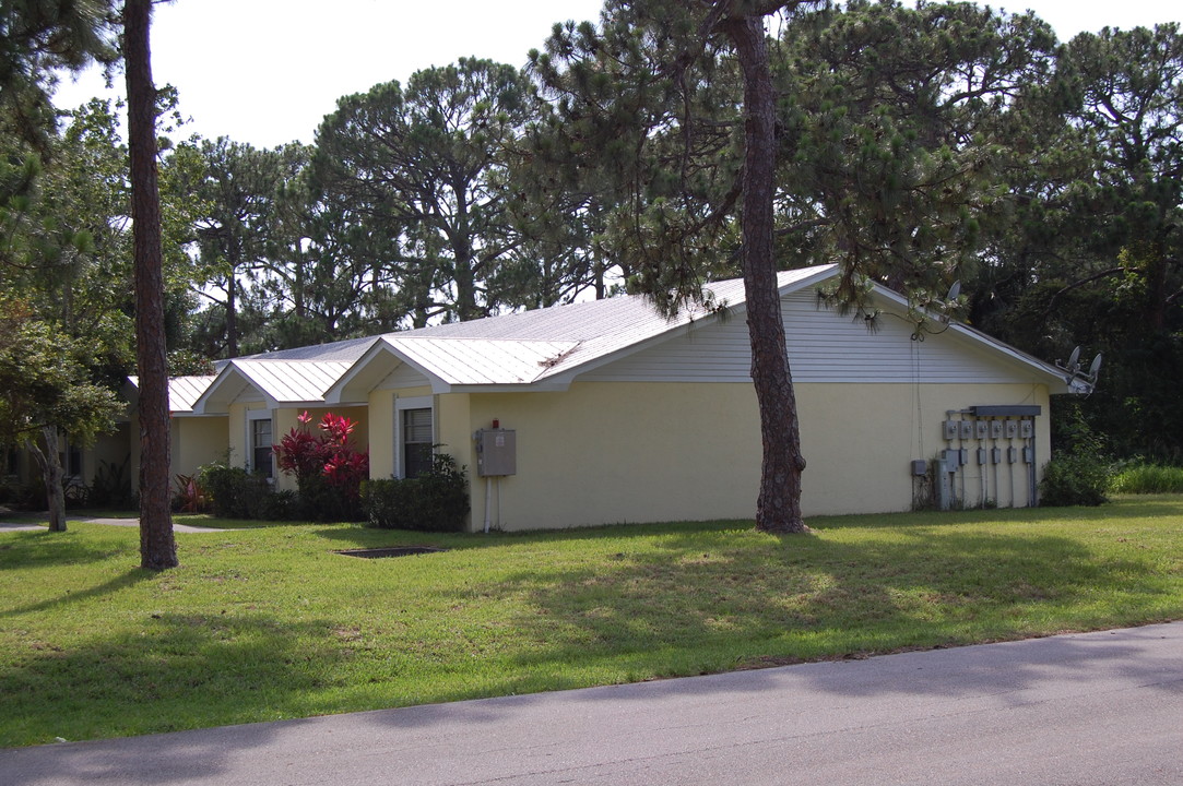 Compass Way in Stuart, FL - Building Photo