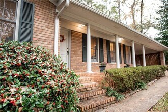 270 Segrest Cir in Athens, GA - Building Photo - Building Photo