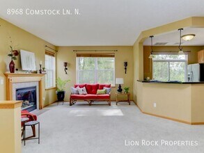 8968 Comstock Ln N in Maple Grove, MN - Building Photo - Building Photo