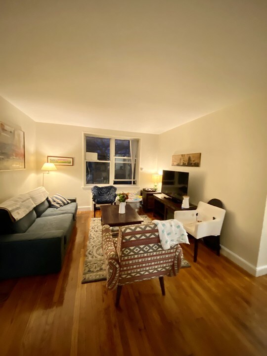 266 Harvard St in Cambridge, MA - Building Photo