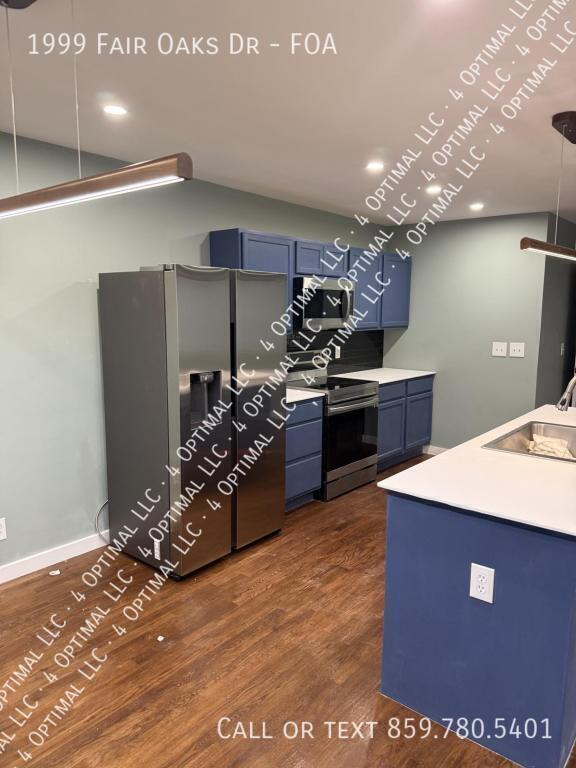 property at 1999 Fair Oaks Dr