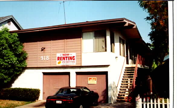 918 Euclid Ave in Long Beach, CA - Building Photo - Building Photo