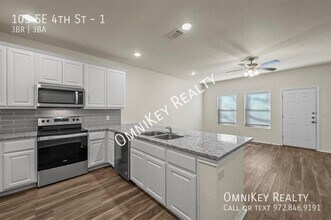 105 SE 4th St in Bonham, TX - Building Photo - Building Photo