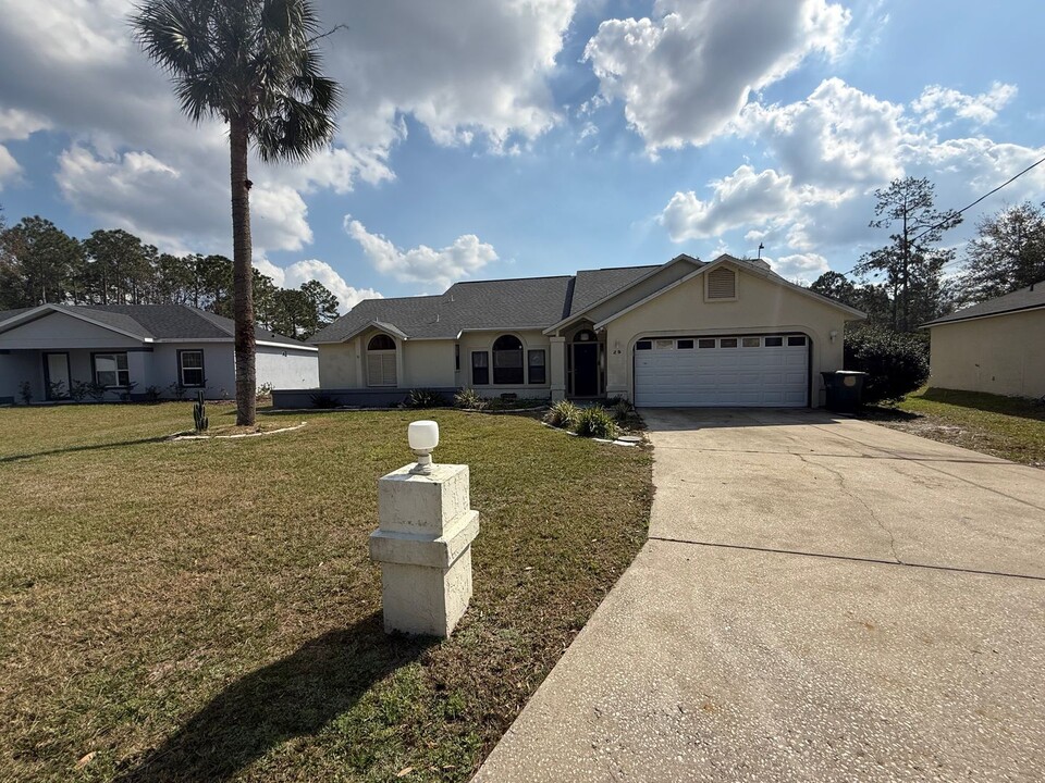 28 Pierce Ln in Palm Coast, FL - Building Photo