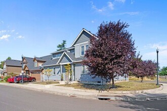 1770 Brandy Way in Springfield, OR - Building Photo - Building Photo