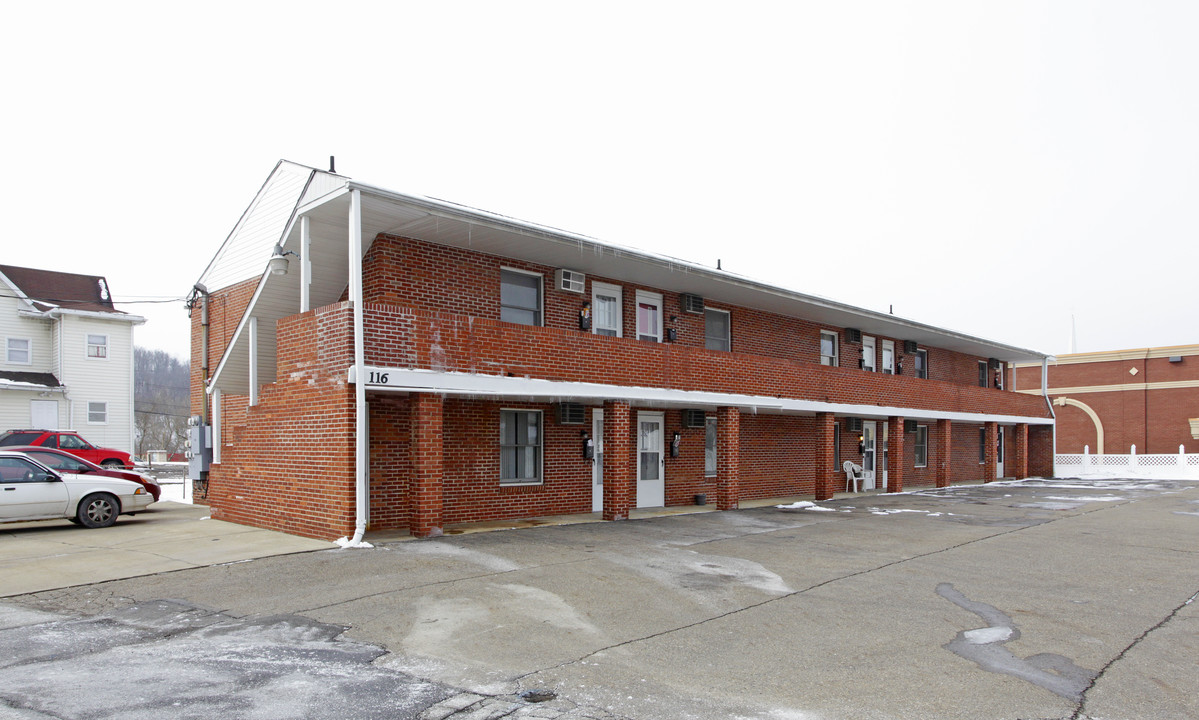 116 Werner St in Bridgeville, PA - Foto de edificio