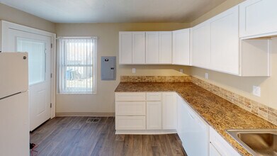 2127 NE 5th St-Unit -27 in Gresham, OR - Building Photo - Building Photo