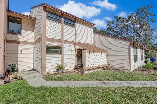 property at 113 Sherwood Cir