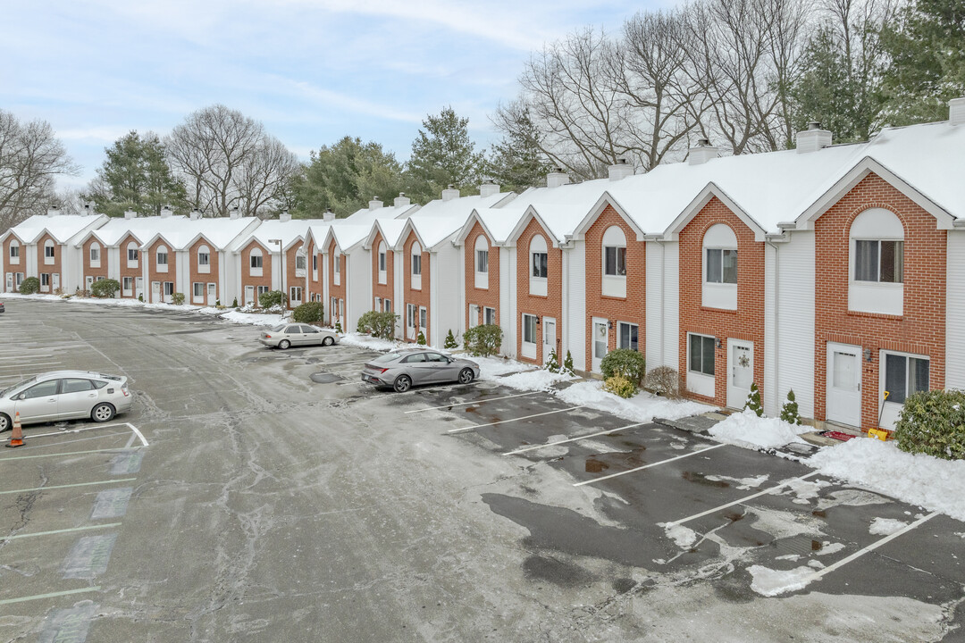 Parkview in Waterbury, CT - Building Photo
