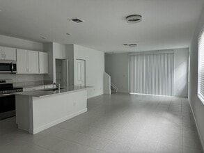 4663 Hollister Ave in Greenacres, FL - Building Photo - Building Photo