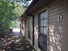 Fourplex in Pensacola, FL - Foto de edificio - Building Photo
