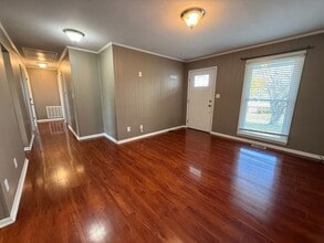 102 Locust St in Kuttawa, KY - Building Photo - Building Photo