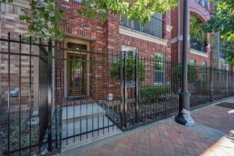 2222 Marilla St in Dallas, TX - Building Photo - Building Photo