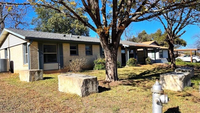 8506 Contour Dr in Austin, TX - Building Photo - Building Photo