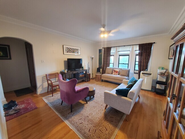 2352 N Spaulding Ave in Chicago, IL - Building Photo - Building Photo