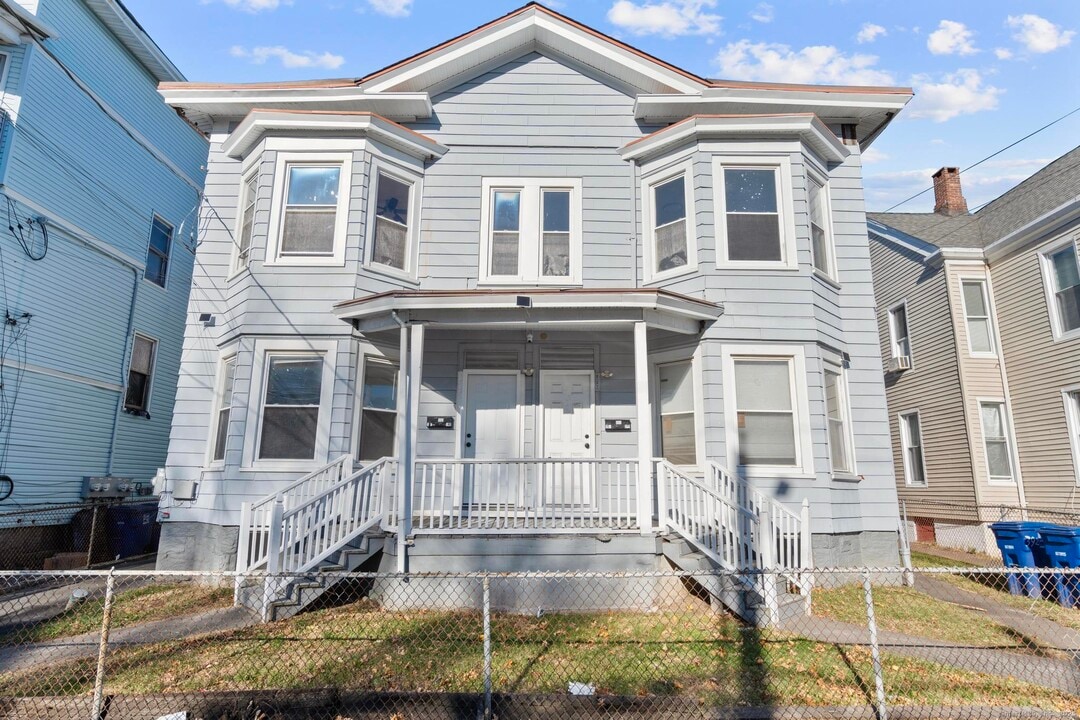 394 Gregory St in Bridgeport, CT - Foto de edificio