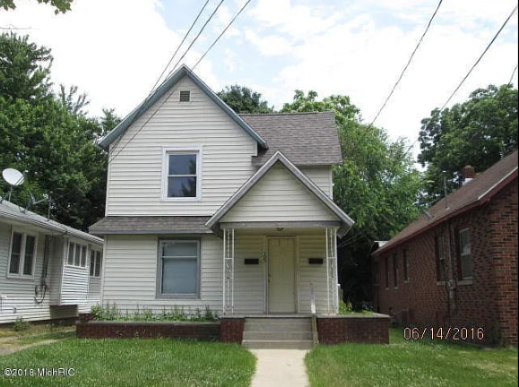 105 Euclid St