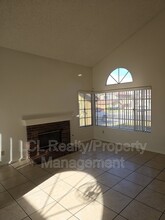 21427 Blossom Hill Ln in Moreno Valley, CA - Building Photo - Building Photo