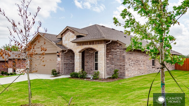 property at 2039 Long Is Dr