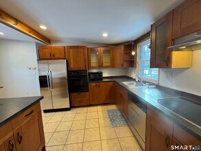 67 Oronoque Trail in Shelton, CT - Building Photo - Building Photo