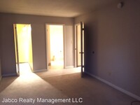 802 Stratford Dr photo'