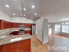 16312 NE 12th St, Unit 308 in Vancouver, WA - Building Photo - Building Photo