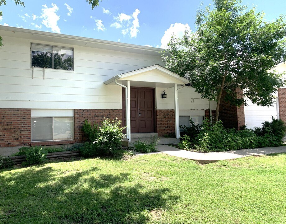 16366 W 13th Pl in Golden, CO - Building Photo