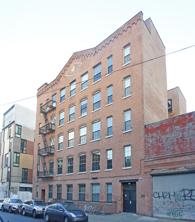 The Pencil Factory in Brooklyn, NY - Foto de edificio - Building Photo