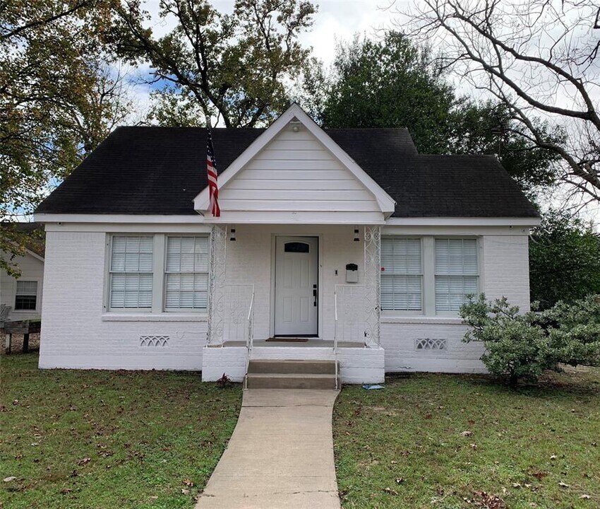 706 Milwaukee St in Houston, TX - Building Photo