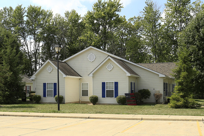 Walden Apartments in Wellington, OH - Foto de edificio - Building Photo