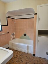 885 Paris Ave S, Unit B in St. Petersburg, FL - Building Photo - Building Photo