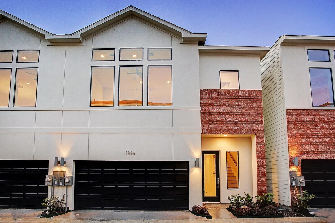 2926 Alice St in Houston, TX - Foto de edificio