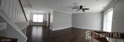 532 Great Beds Ct in Perth Amboy, NJ - Building Photo - Building Photo