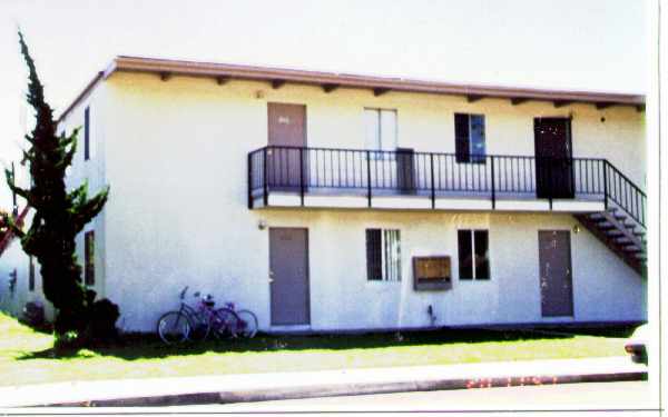 200 N C St in Oxnard, CA - Building Photo