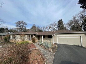 628 Camino Amigo in Danville, CA - Building Photo