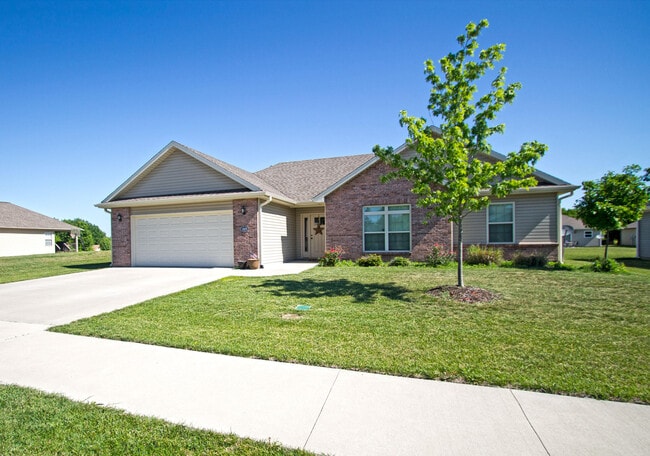 property at 1819 Tremont Ct