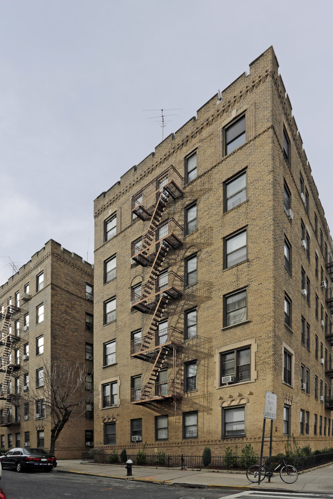 43-08 40th Street in Long Island City, NY - Building Photo - Building Photo